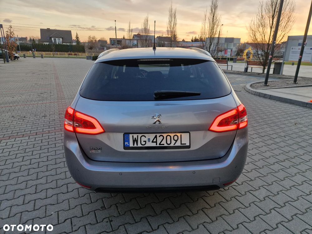 Peugeot 308 1.2 PureTech Allure S&S EAT8 - 8