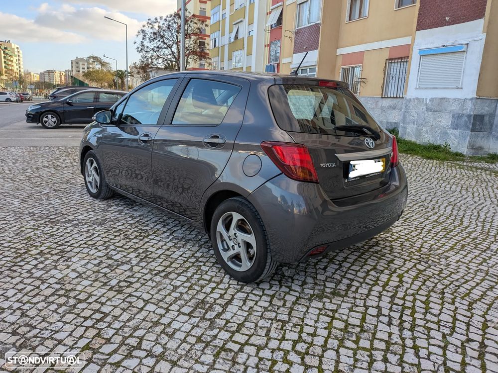 Toyota Yaris 1.5 HSD Comfort - 19