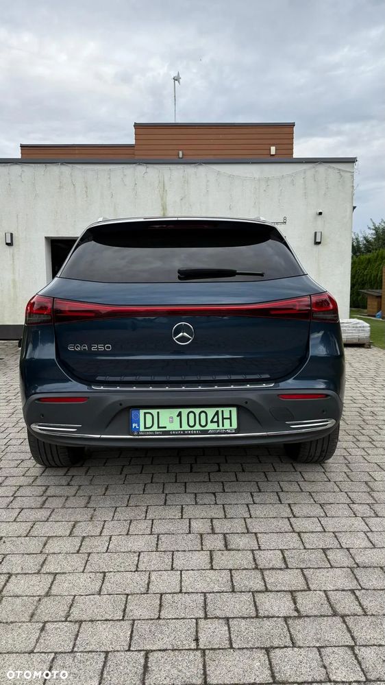 Mercedes-Benz EQA - 5