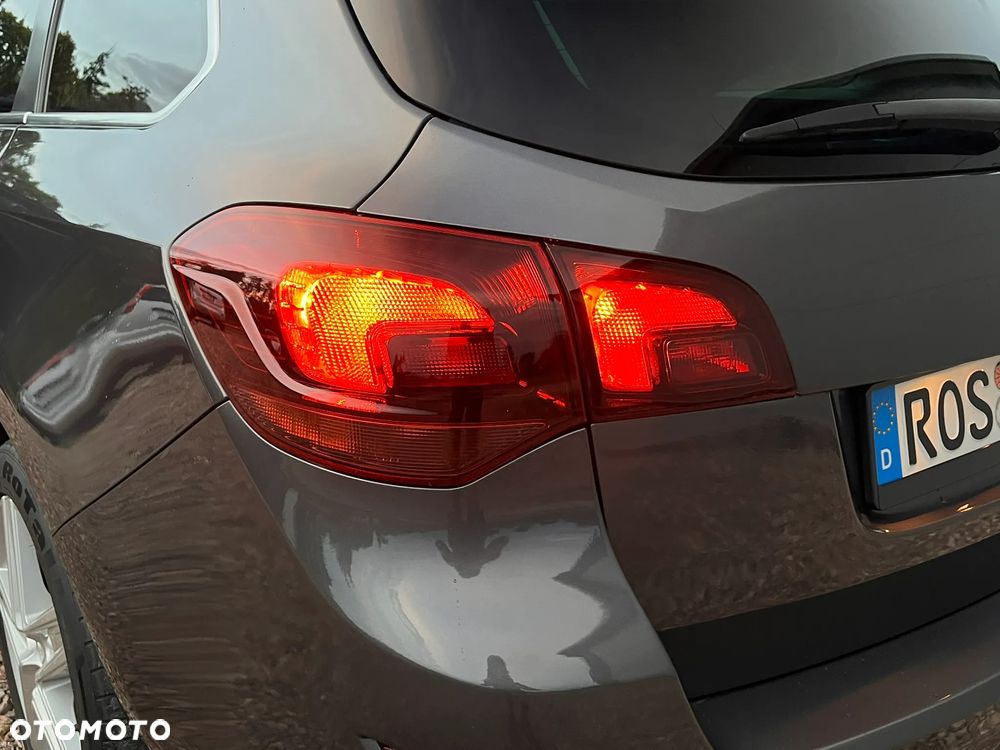 Opel Astra 2.0 CDTI DPF Cosmo - 36