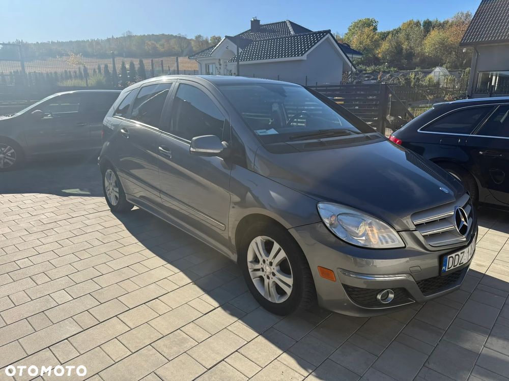 Mercedes-Benz B-Class 2009 photo 2