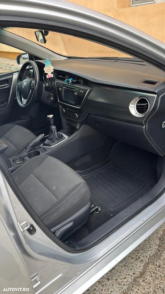 Toyota Auris - 8