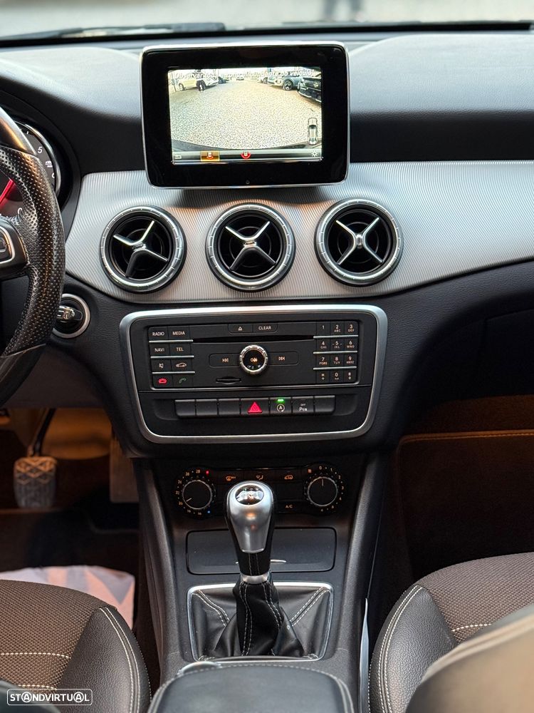 Mercedes-Benz CLA 200 d Shooting Brake - 11