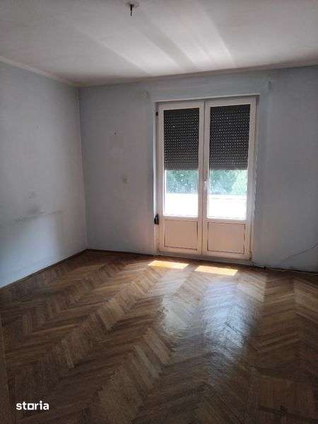 Vând apartament 2 camere decomandat,etaj 2 din 2 — fotografia 3