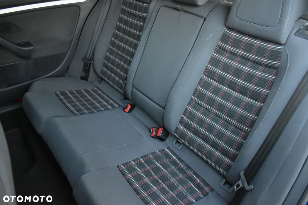 Volkswagen Golf 2.0 GTI DSG - 37