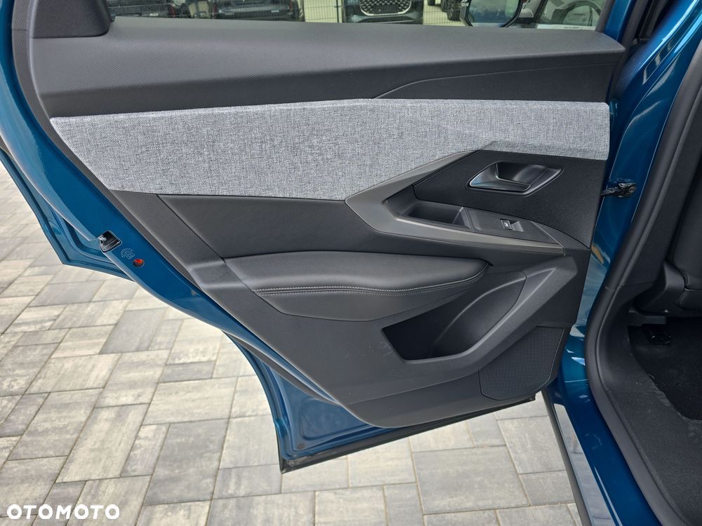 Peugeot 3008 1.2 PureTech mHEV GT Exclusive e-DCS6 - 12