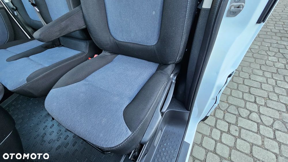 Opel Vivaro 1,6 CDTI 120KM L2 Długi 2018 Rok Klima Webasto Tempomat Hak Parktronik - 12