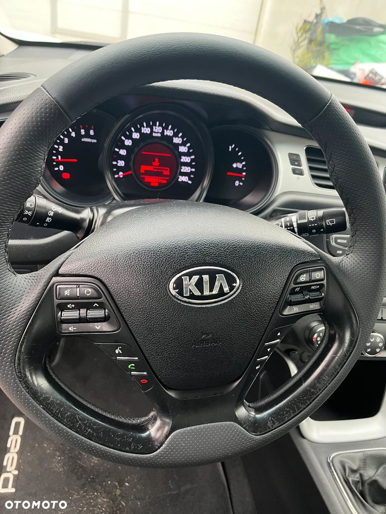 Kia Ceed 1.4 CRDi 90 Vision - 13