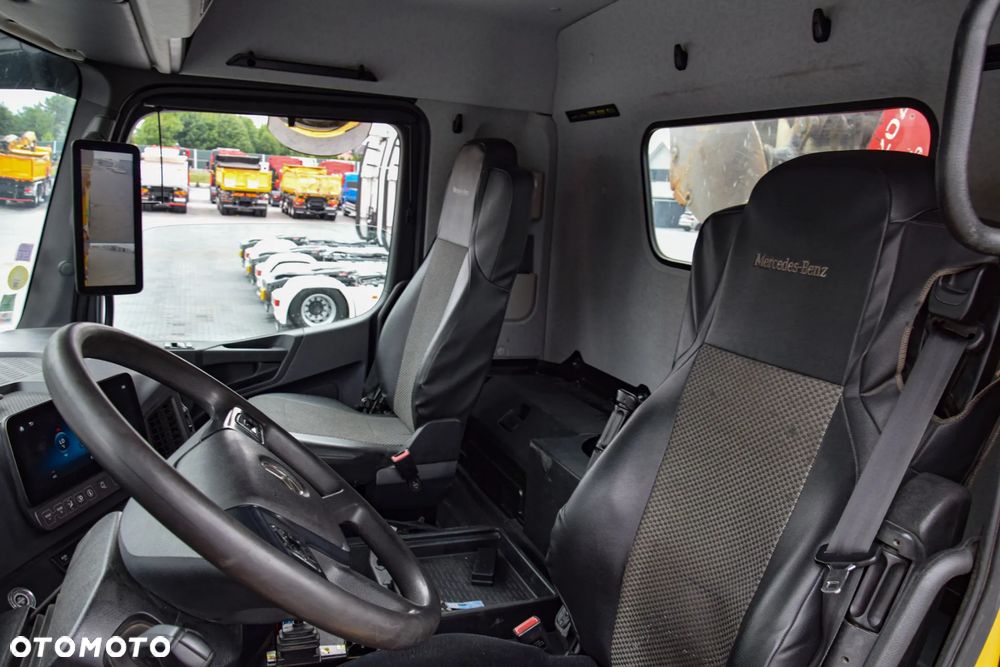 Mercedes-Benz AROCS 3243 / 8x4 / EURO 6 / HDS PALFINGER EPSILON Q170Z / ROTATOR / CHYWTAK / STEROWANIE RADIOWE / WYWROTKA / HYDROBURTA / AUTOMAT / SYSTEM KAMER CYFROWYCH / KAMERA COFANIA / NAWIGACJA / HAK / NISKI PRZEBIEG / 2017 / SERWISOWANY / SPROWADZONY - 22