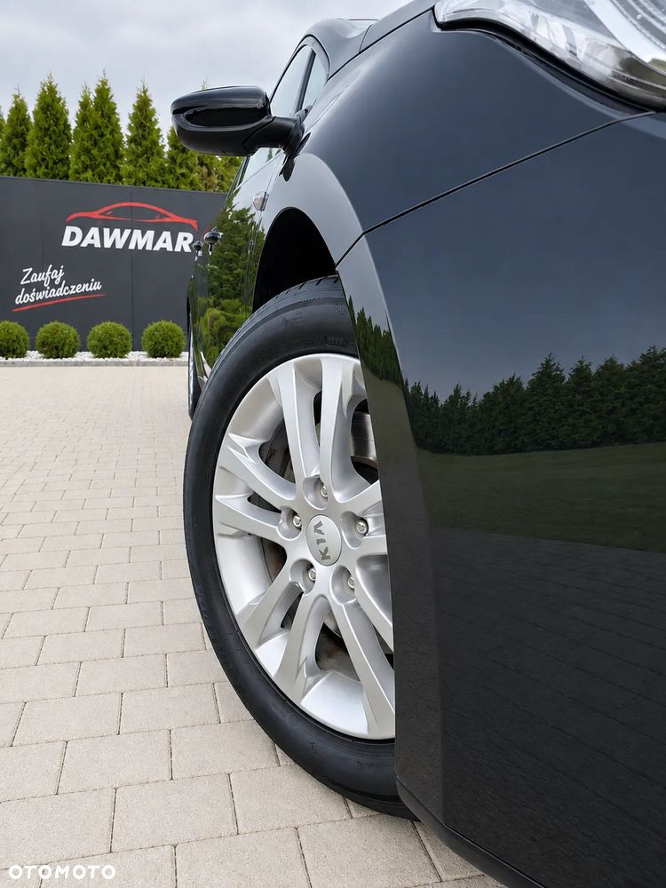 Kia Ceed 1.6 GDI Dream Team Edition - 11