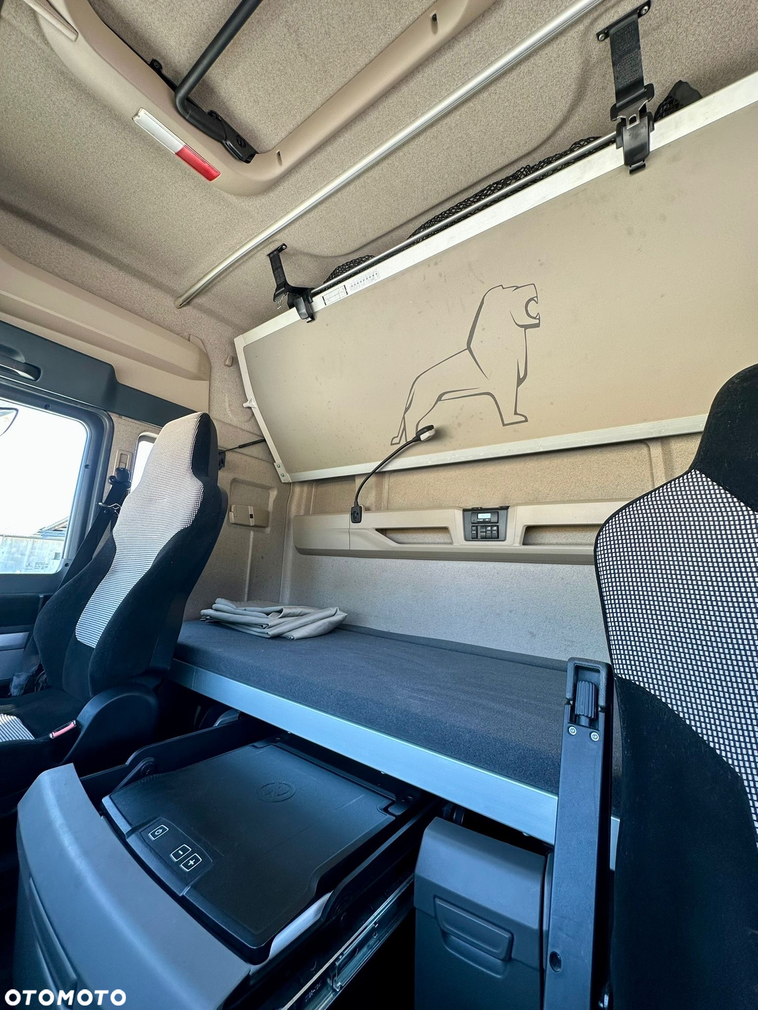 MAN TGX 26.460 / FIRANKA / 19 EUROPALET / 7.75 M / 6X2 / OŚ PODNOSZONA / AUTOMAT / NISKI PRZEBIEG / 2019 ROK - 26