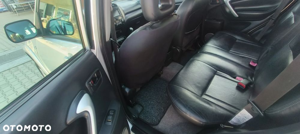 Toyota RAV4 2.0 D-4D 4x4 - 21