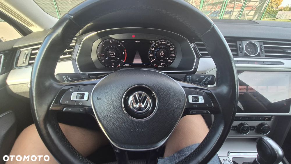 Volkswagen Passat - 27