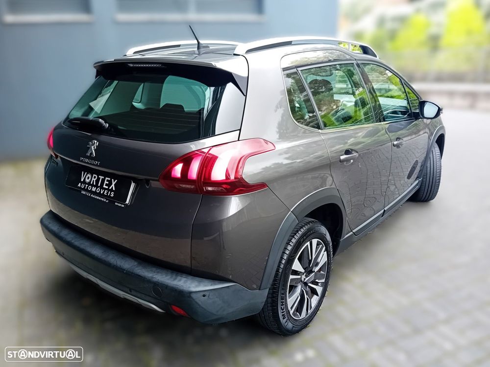 Peugeot 2008 1.2 PureTech Allure EAT6 - 8