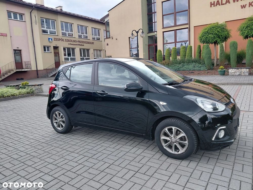 Hyundai i10 1.0 Fifa World Cup Edition - 20