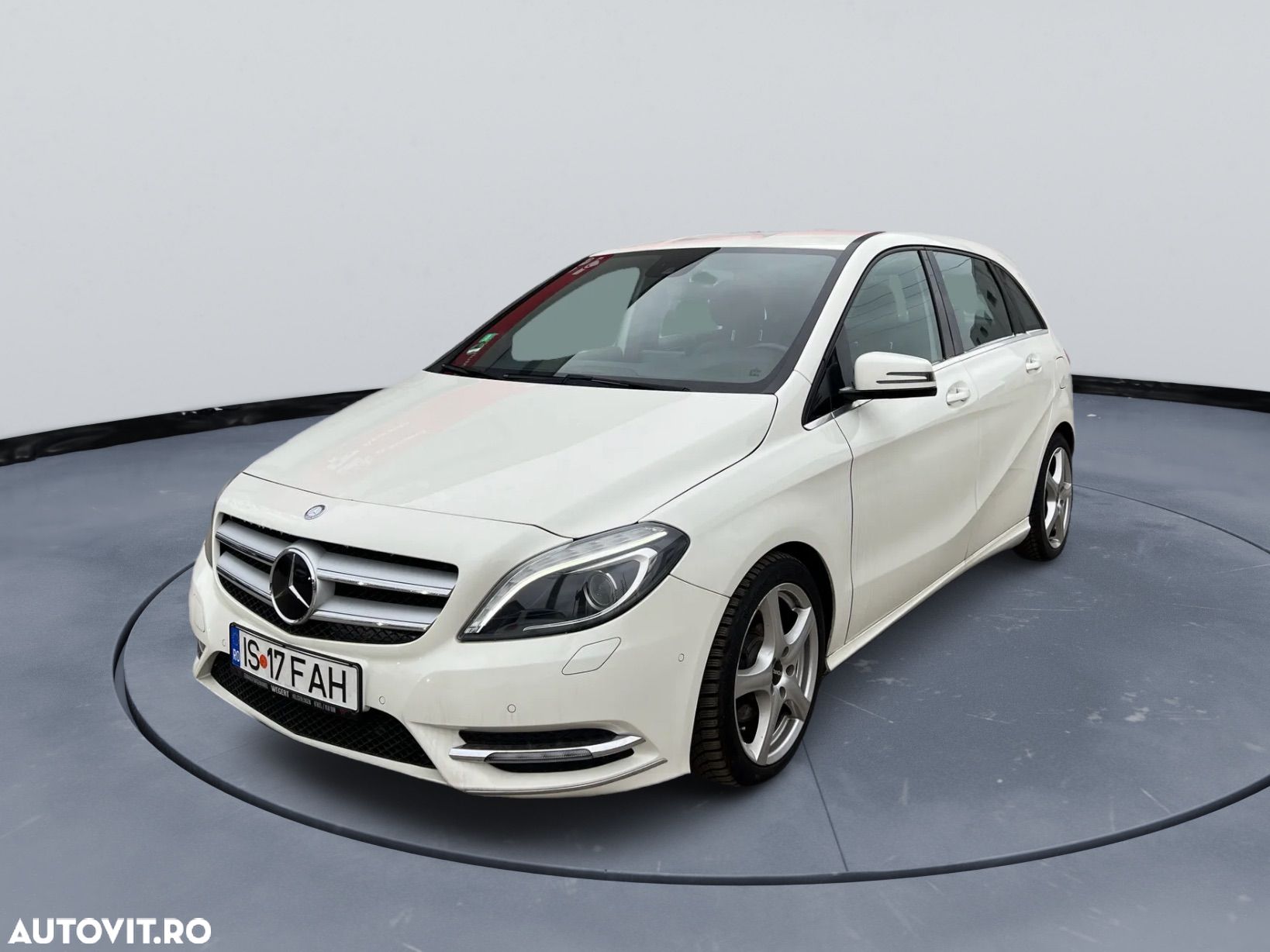 Mercedes-Benz B 200 BlueEFFICIENCY - 1