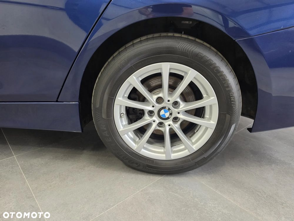 BMW Seria 3 318d Advantage - 25
