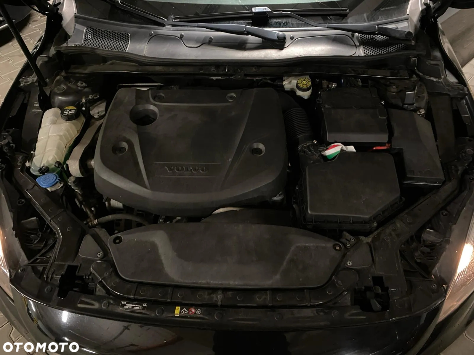 Volvo V40 D3 Drive-E R-Design Momentum - 6
