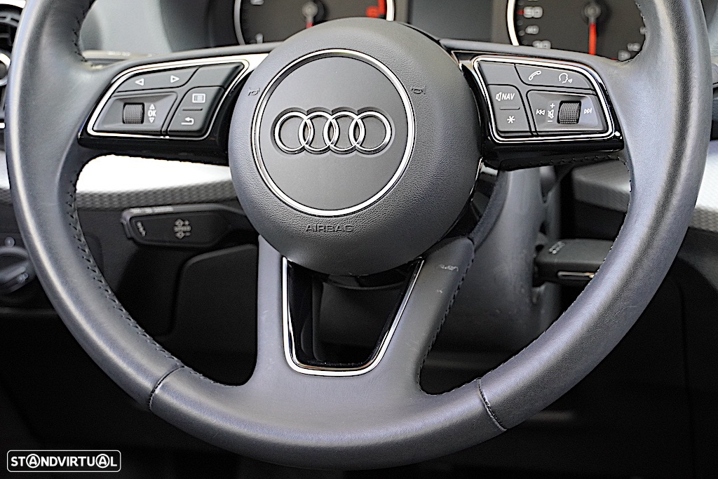 Audi Q2 30 TDI - 28