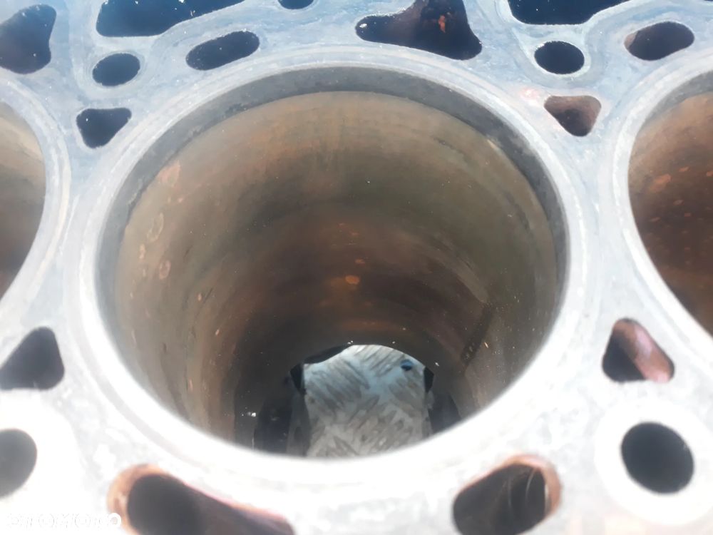 BLOK SILNIKA FIAT DUCATO III 2,2 HDI  PSA 4HU - 4