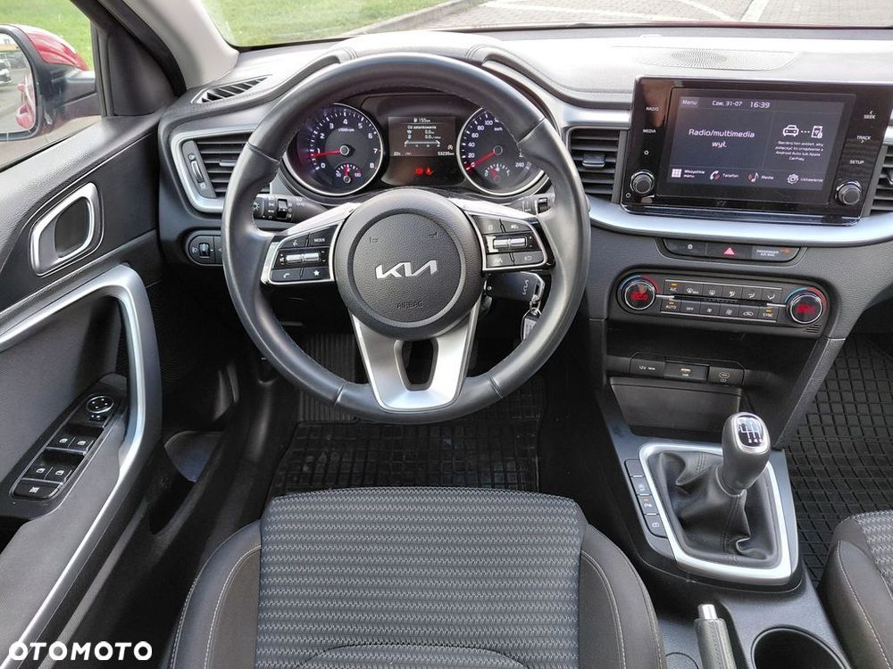 Kia Ceed 1.5 T-GDI M - 13