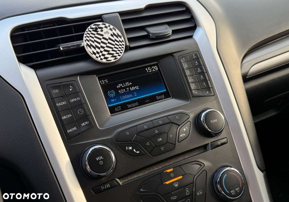 Ford Fusion - 26