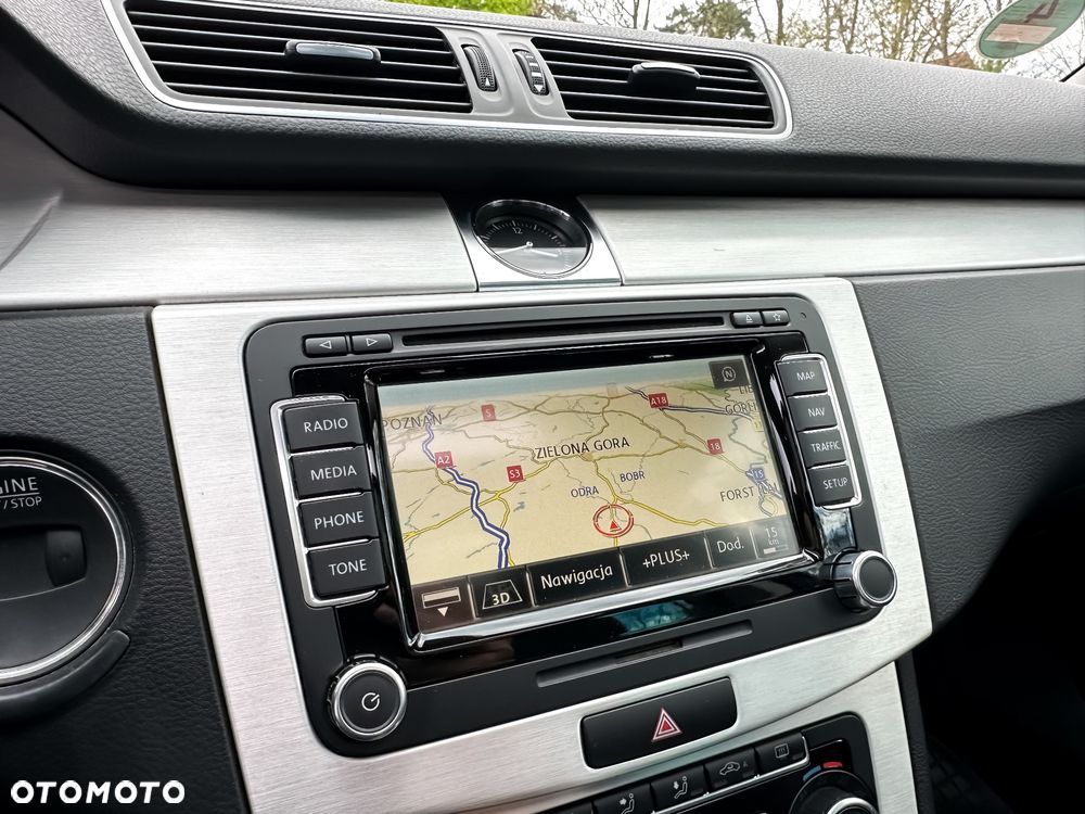 Volkswagen Passat 2.0 TDI Highline DSG - 25