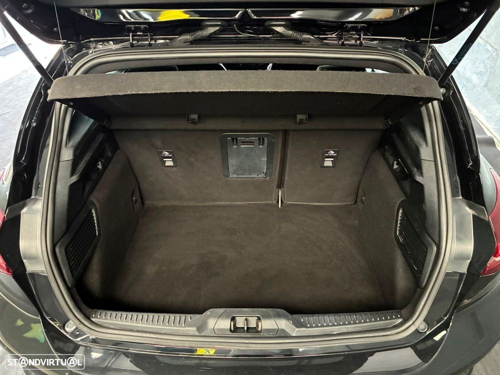 Ford Focus 1.0 EcoBoost MHEV ST-Line X - 38