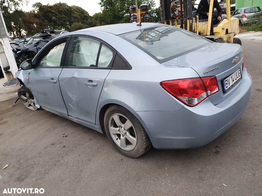 Dezmembrez Chevrolet CRUZE an 2010 motor 1.8 benzina 141cp cod motor 2H0 cutie de viteze manuala dezmembrari piese epica Captiva usa - 2