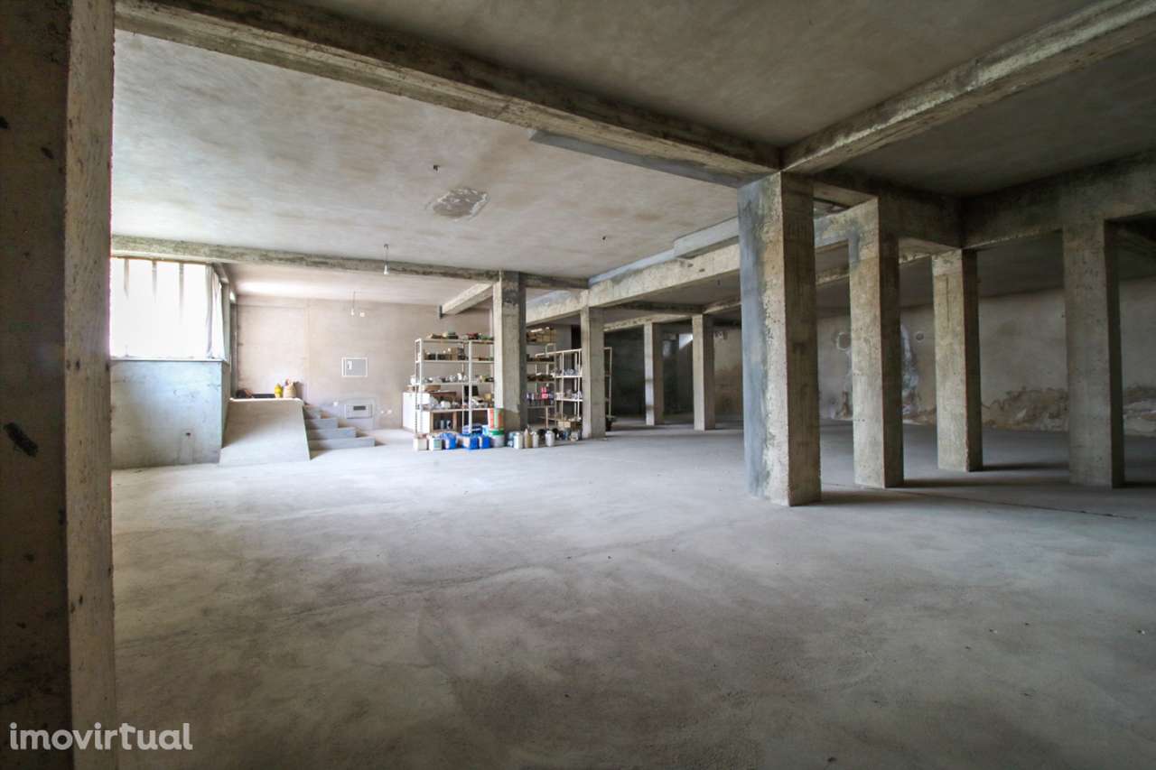 Armazém em Oliveira, Santo Tirso. - Grande imagem: 4/16