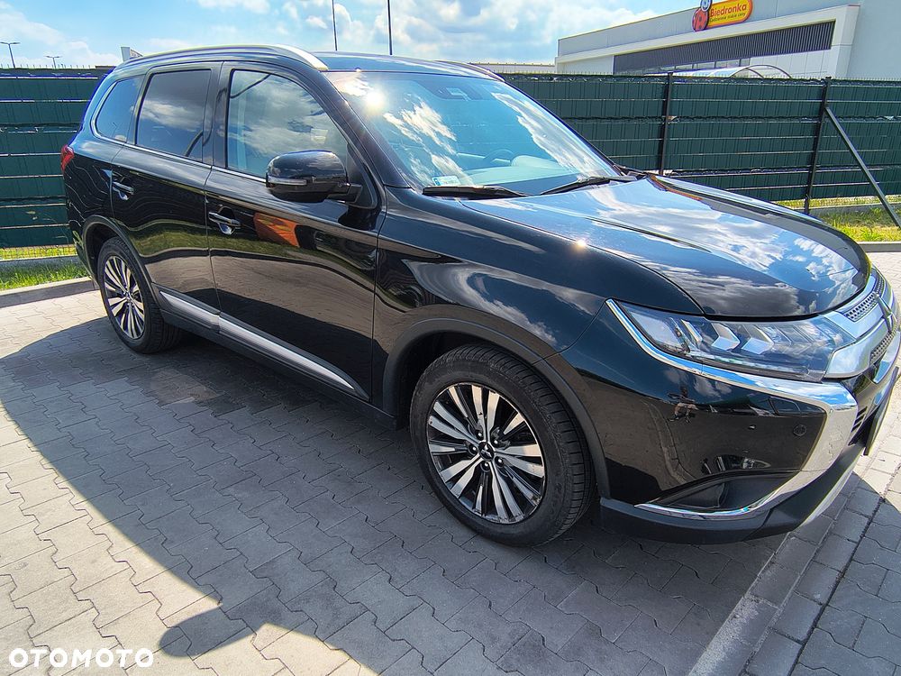 Mitsubishi Outlander 2.0 Instyle + 4WD CVT - 8