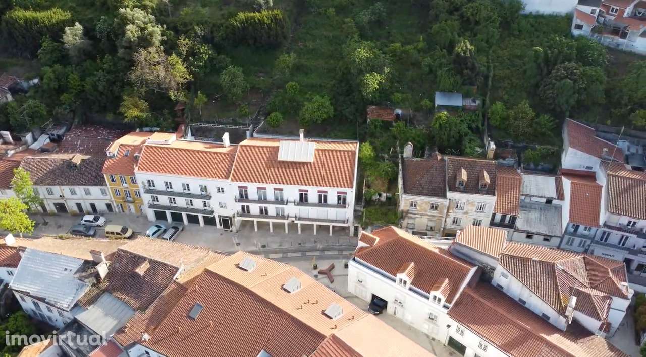 Elegante T3 no Centro Histórico de Torres Novas com Garagem - Grande imagem: 2/26