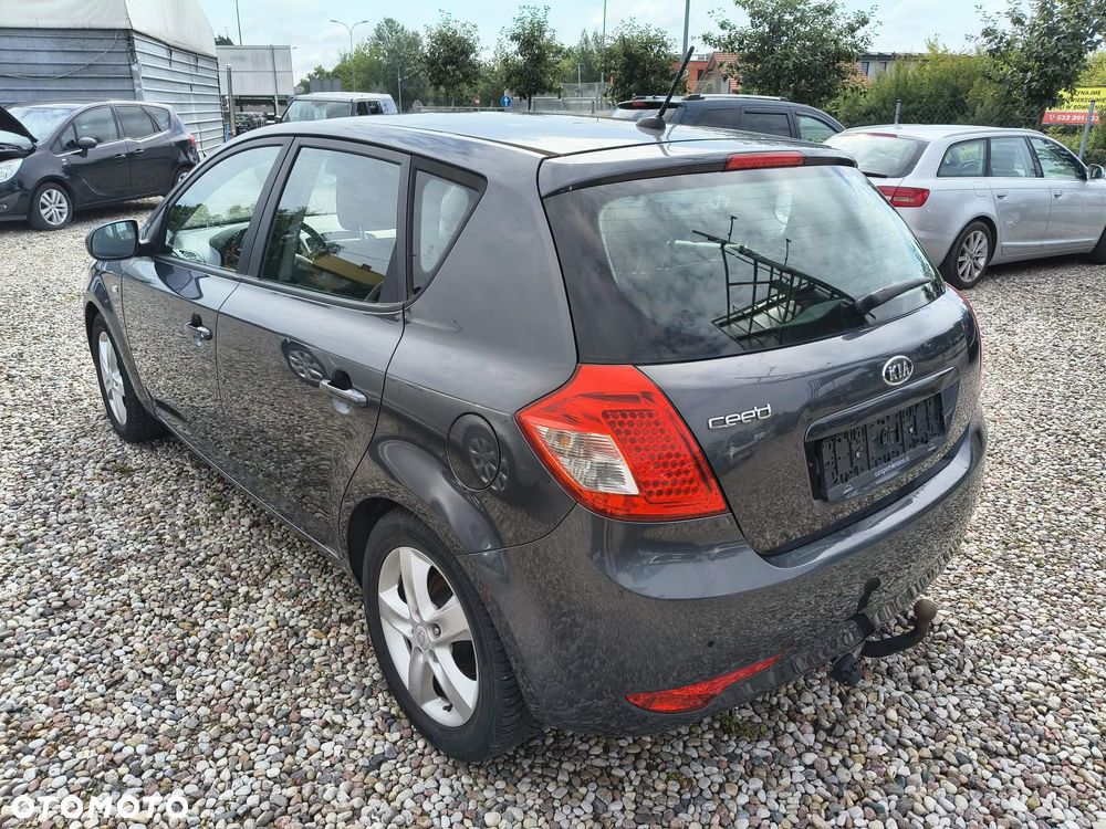 Kia Ceed 1.6 Comfort - 2