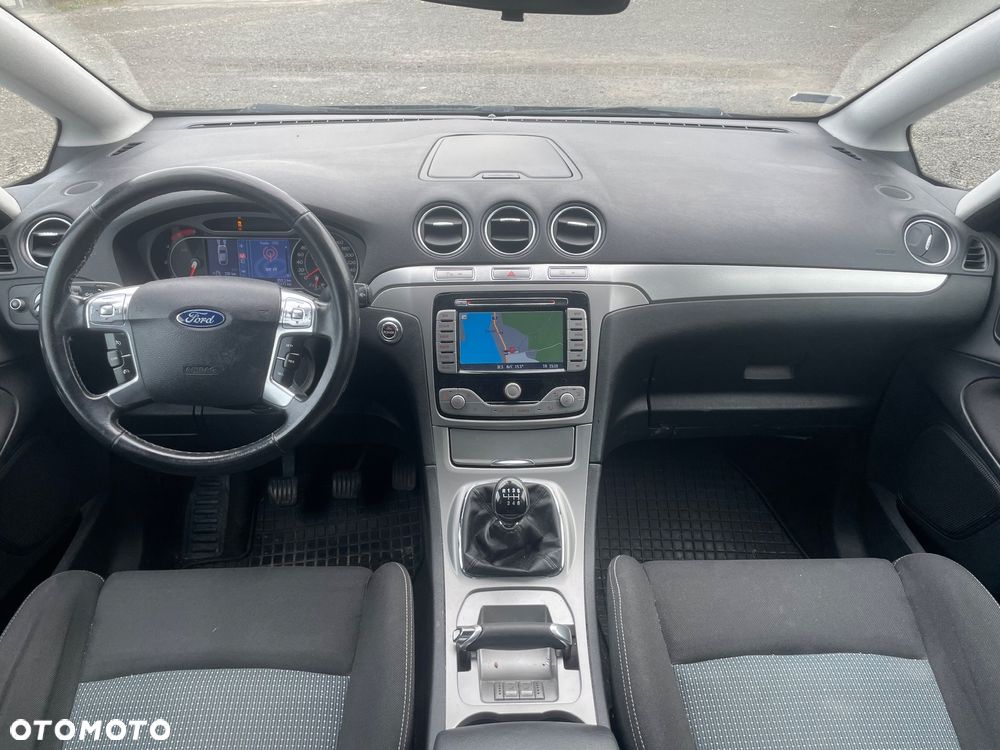 Ford S-Max - 11