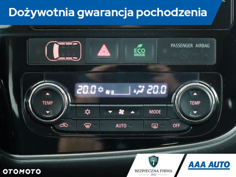 Mitsubishi Outlander - 12