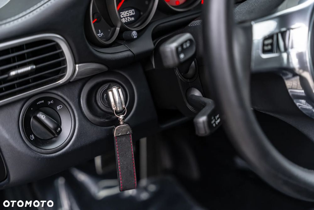 Porsche 911 Carrera PDK - 36