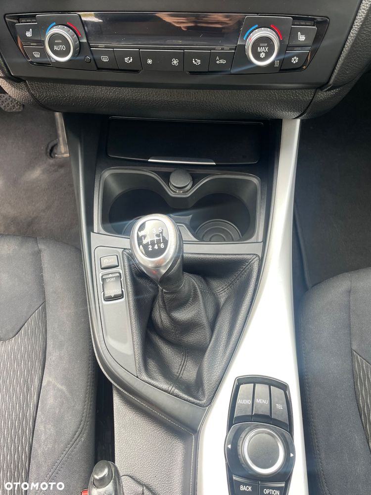 BMW Seria 1 116i - 12