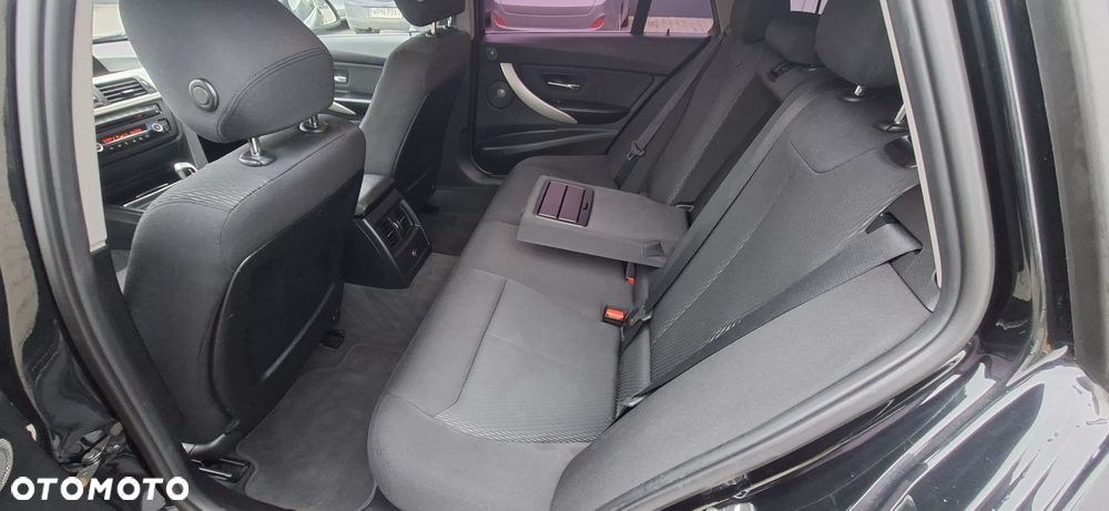 BMW Seria 3 318d - 24