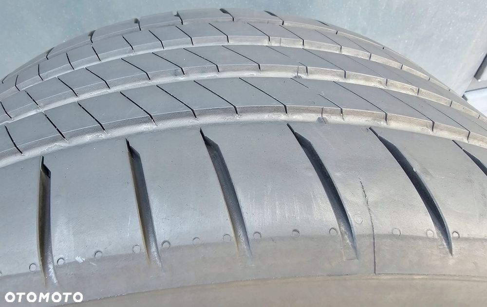 Bridgestone Potenza S005 235/35R19 91 Y - 2