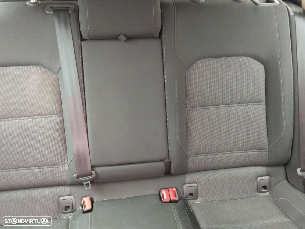 VW Passat Variant 2.0 TDI Confortline DSG - 16