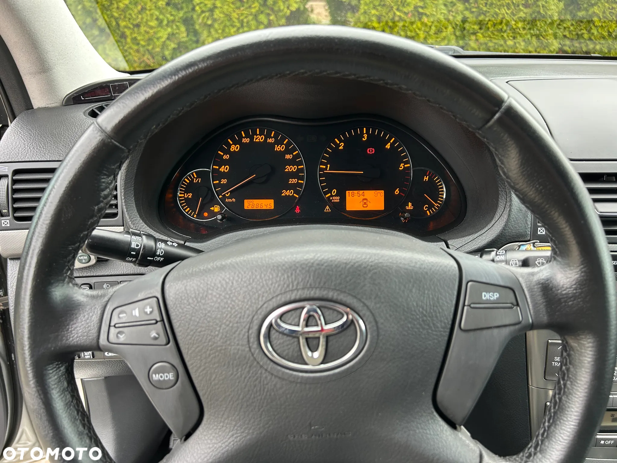 Toyota Avensis 2.0 D-4D - 30