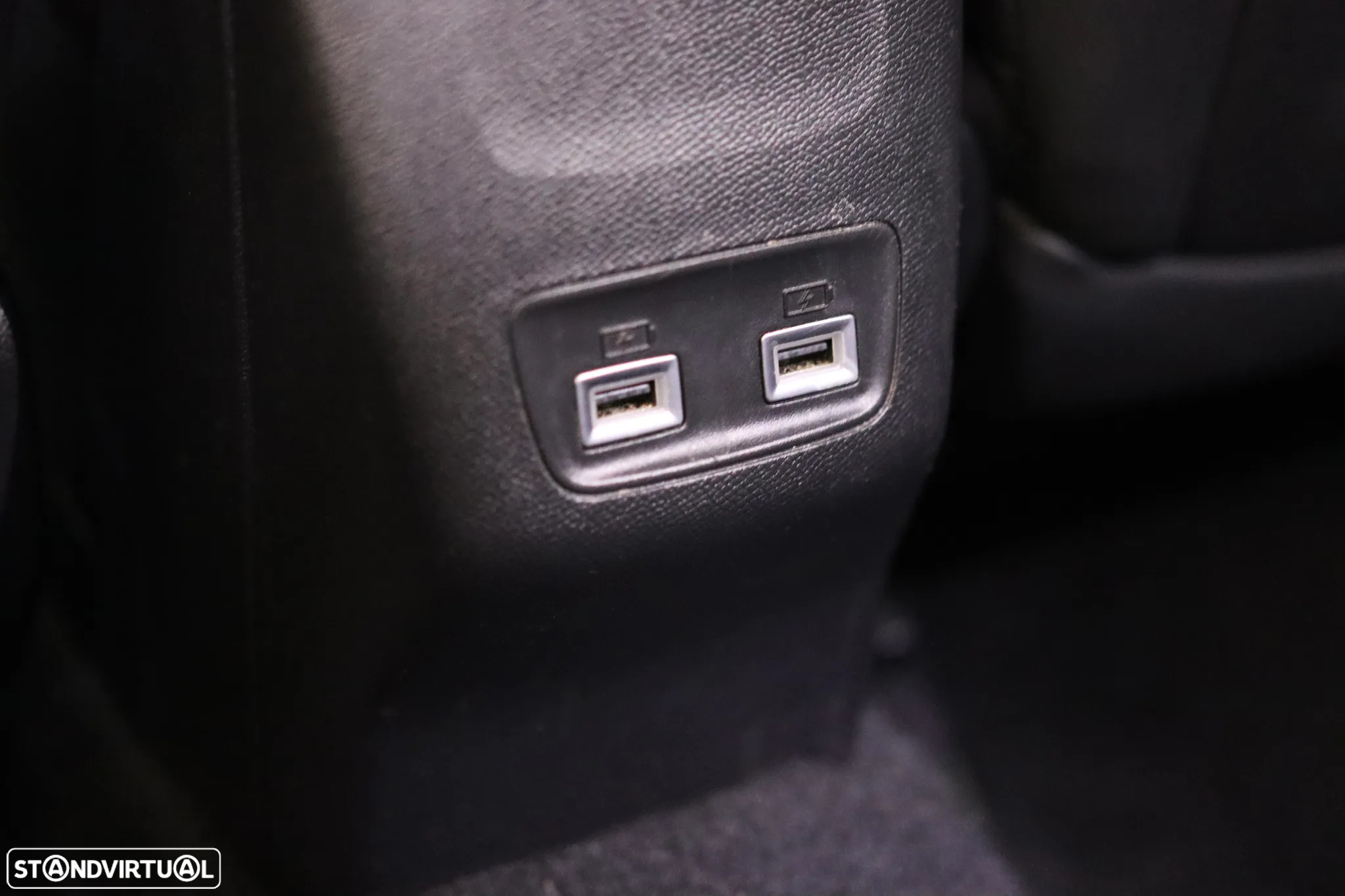 Peugeot 2008 PureTech 130 EAT8 GT - 21