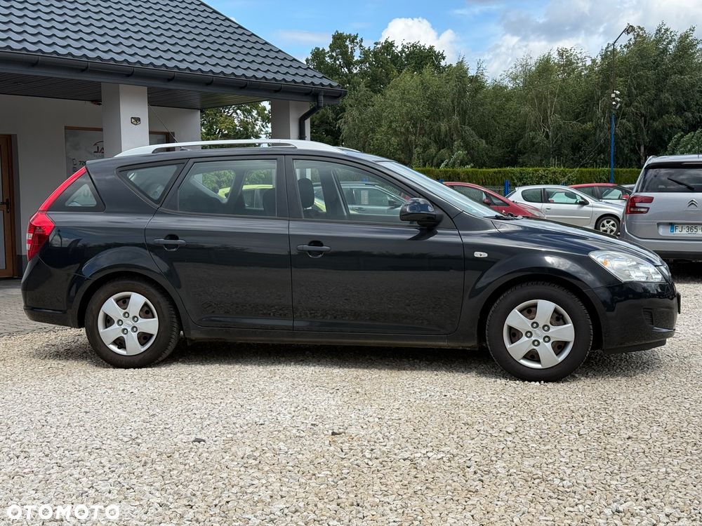 Kia Ceed 1.6 L - 10