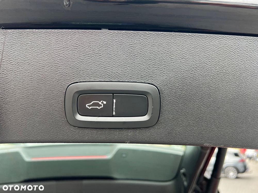 Volvo XC 40 D3 AWD R-Desgin - 23