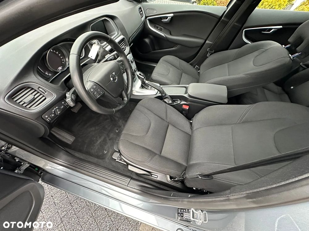 Volvo V40 T2 Geartronic Momentum - 6