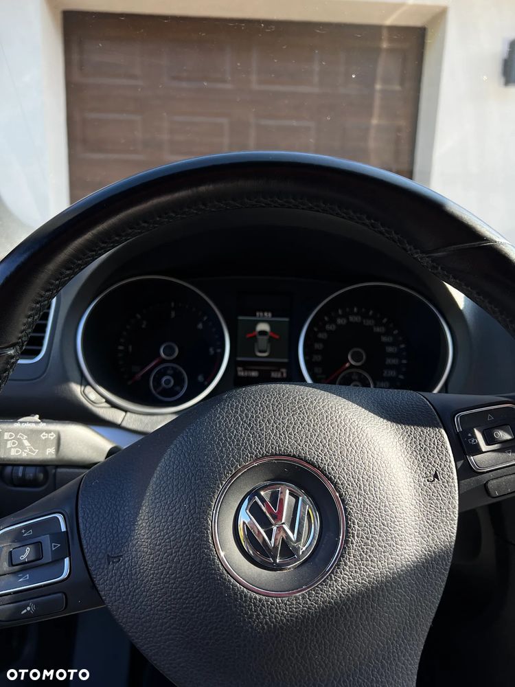 Volkswagen Golf - 22