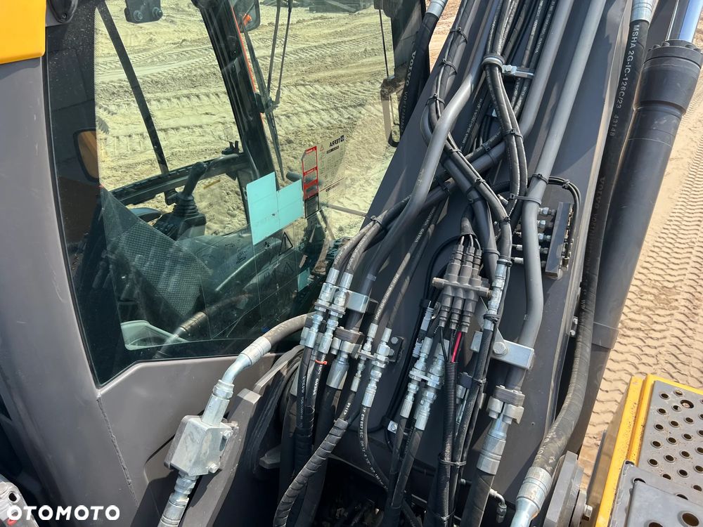 Volvo EC 220 EL - 8