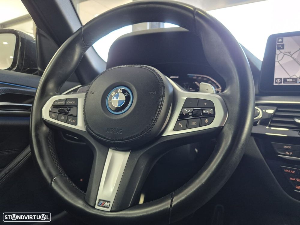 BMW 530 e Pack Desportivo M - 13