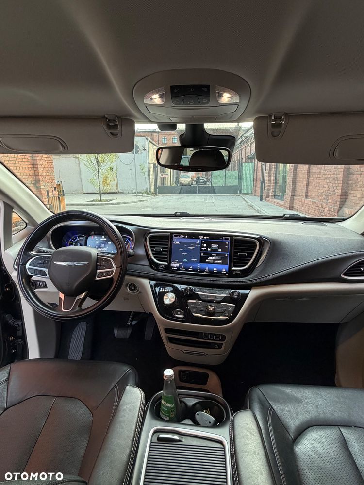 Chrysler Pacifica - 9