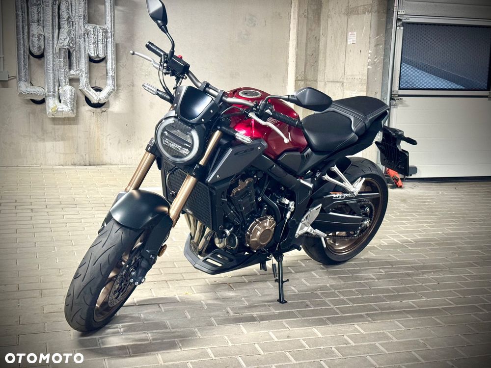 Honda CB - 1